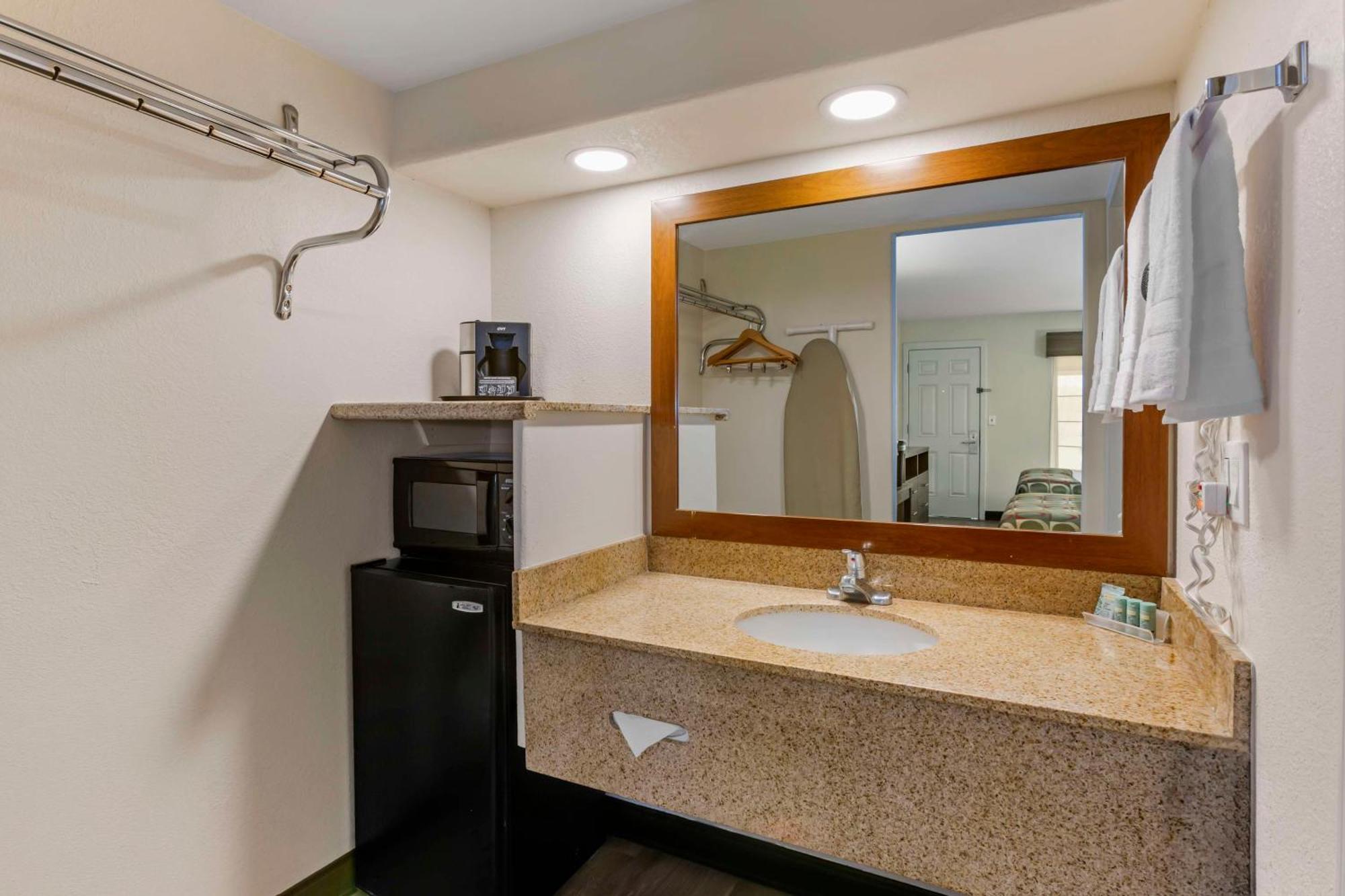 Best Western Desert Inn Safford Экстерьер фото
